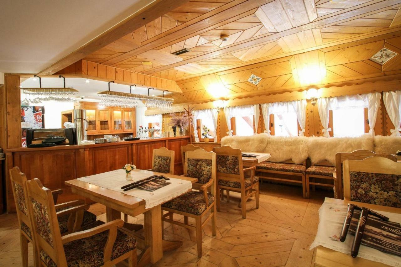 Koliba Expo Hotel Zelezna Buitenkant foto