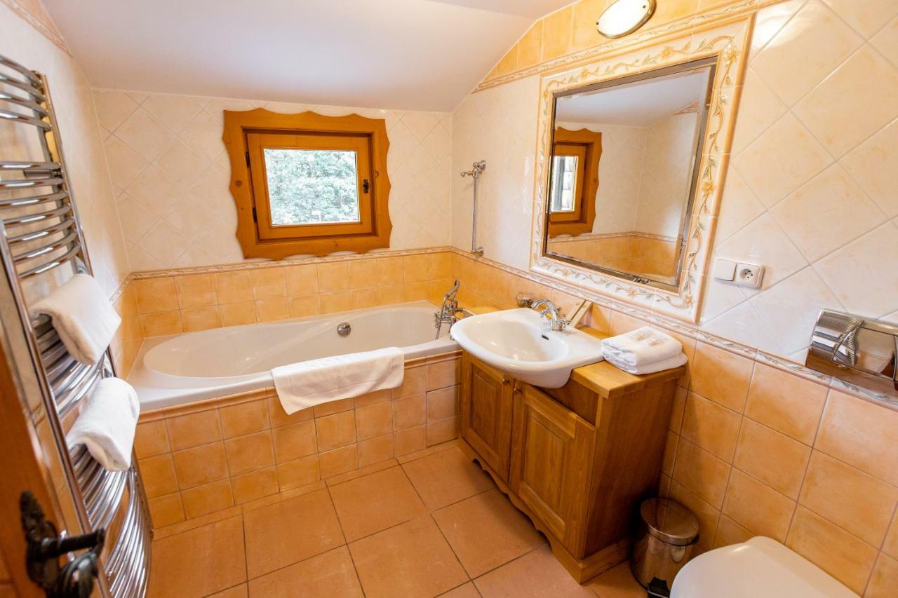 Koliba Expo Hotel Zelezna Buitenkant foto